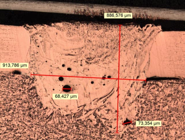 Schweißmikroskopische Aufnahme 1300 W; 2500 mm/min. ohne Argon-Gas